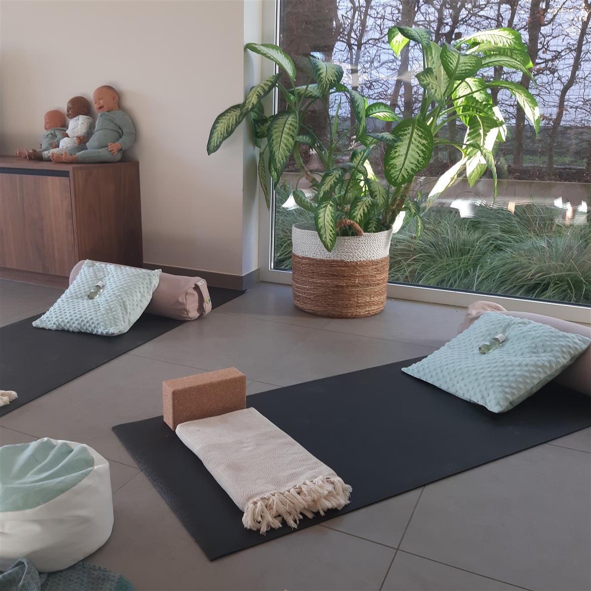 SHINE - ZWANGERSCHAPS yoga - PRENATAL Yoga - NOV 2025 @ NUMINATAL DILBEEK